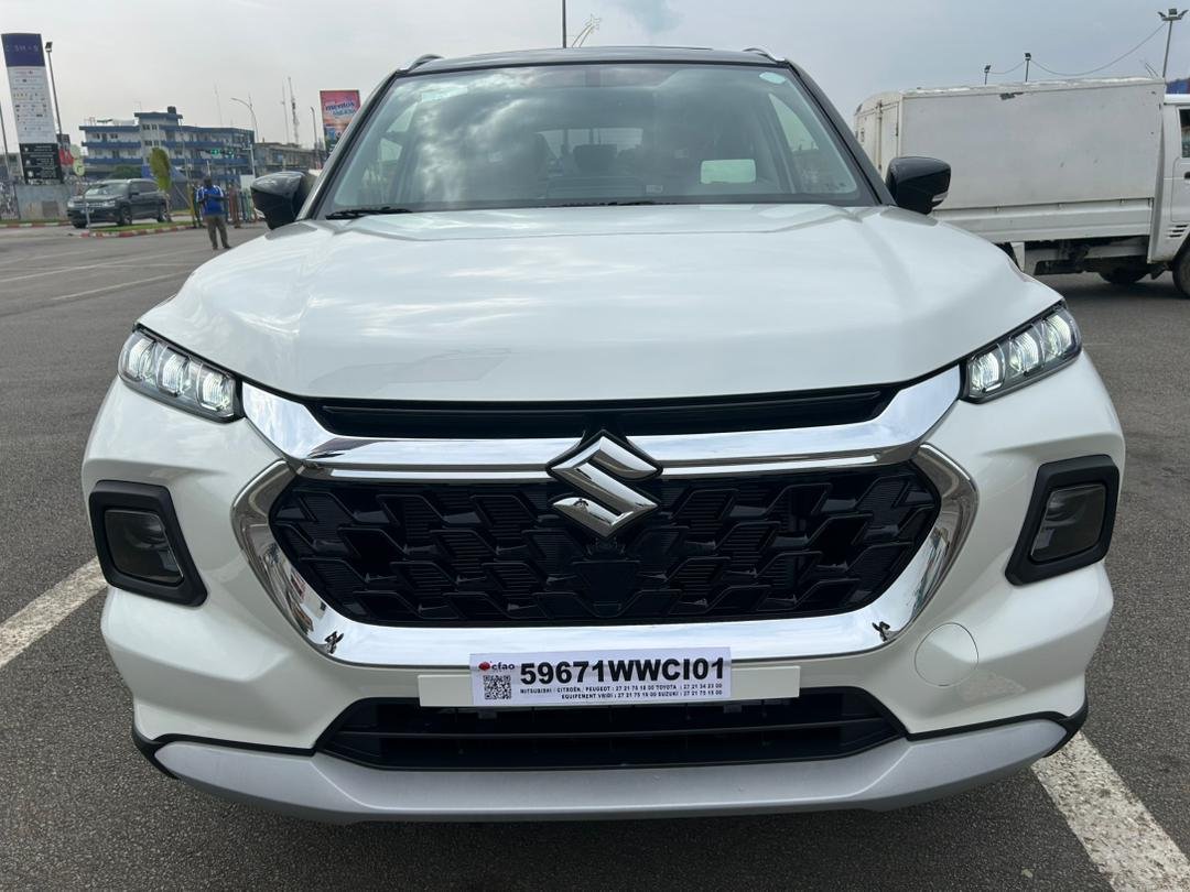 Location Suzuki Grand Vitara SUV avec Chauffeur à Abidjan